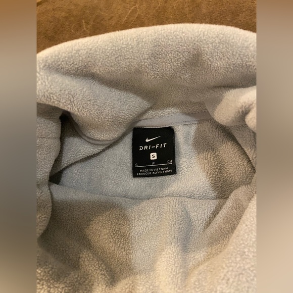 Women’s Small Nike cowl neck fleece pull over - Picture 5 of 6